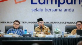 Gubernur Mirza meminta Bank Lampung lebih memberi porsi besar bagi penyaluran kredit produktif terutama di pedesaan agar dapat bermanfaat bagi perekonomian di daerah. (Foto: ist)